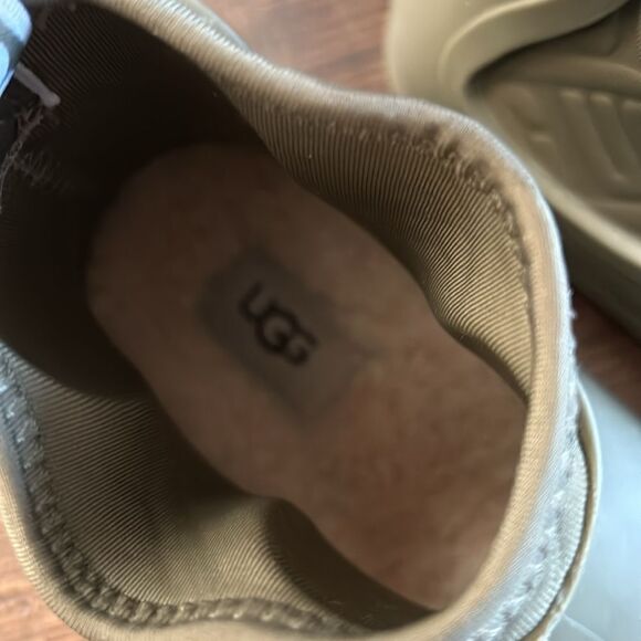 Super cute green UGG rain Booties - Picture 2 of 2